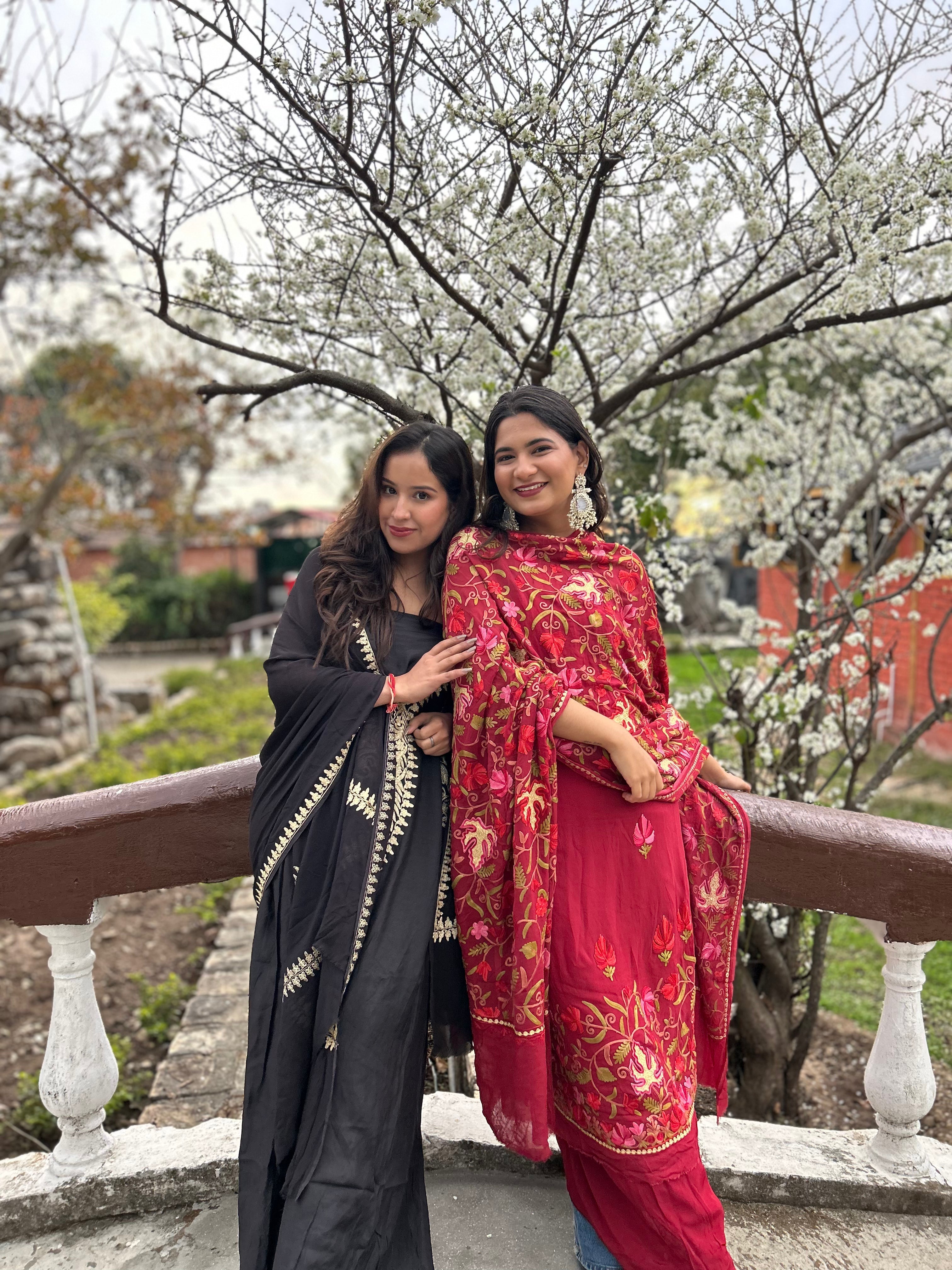 The Golden Thread: Exploring the Legacy of Zari and Aari Embroidery in Kashmiri Fashion